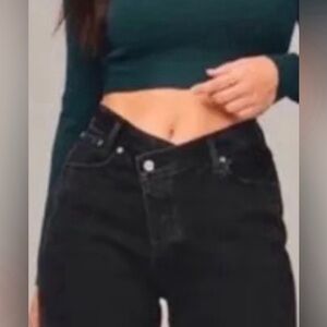 Abercrombie & Fitch Dad‎ High Rise asymmetrical waist jeans. Women size 30/10